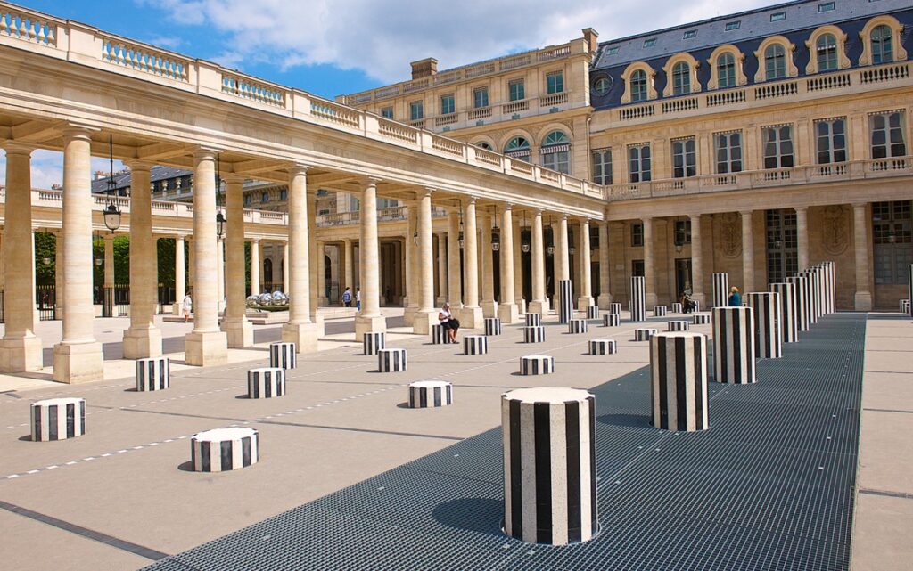 Colonnes De Buren Palais Royal Paris