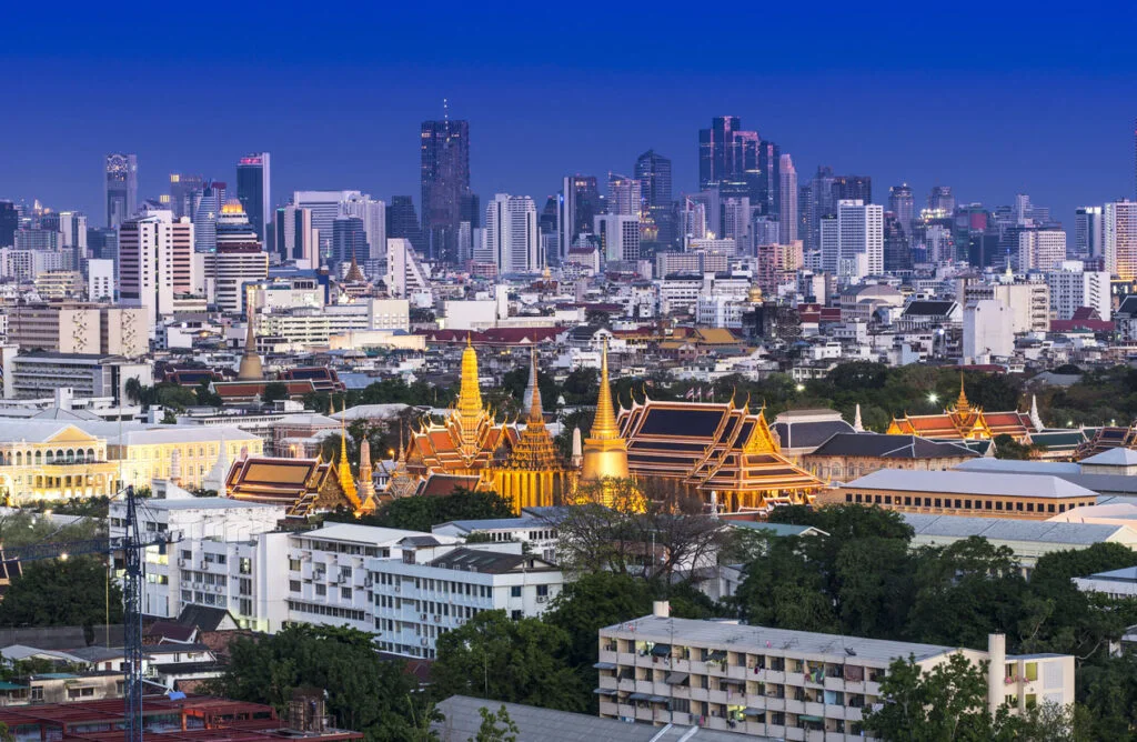 Lever du soleil dans le Grand Palais à Bangkok, Thaïlande