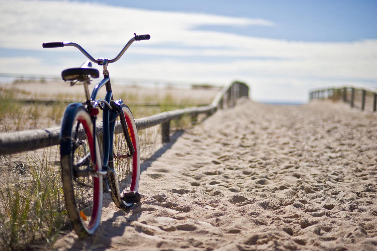 Vélo sur une plage