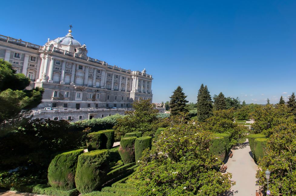 Jardins De Sabatini Et Palis Royal Los Austrias Madrid