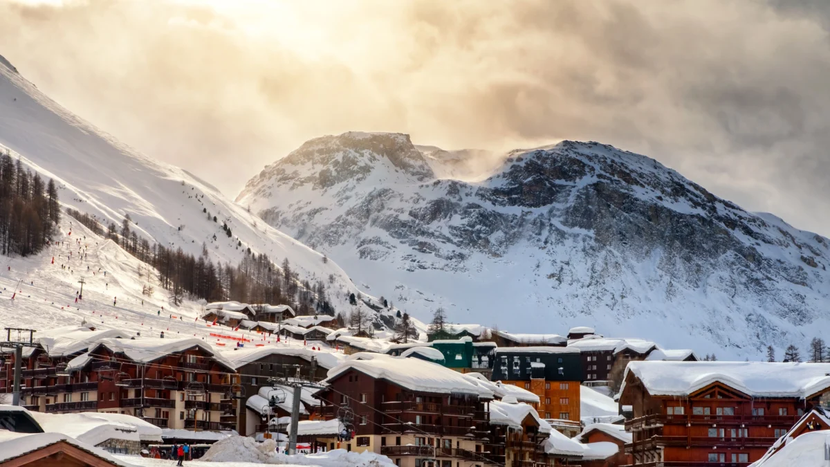 Pourquoi opter pour la location d’un chalet à Val d’Isère ?