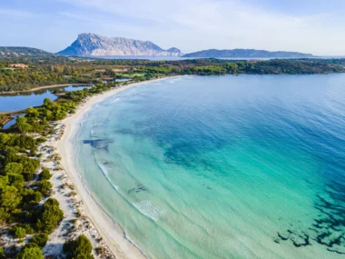 Cala Brandinchi, l’une des belles plages de San Teodoro dans le nord-est de la Sardaigne - Italie