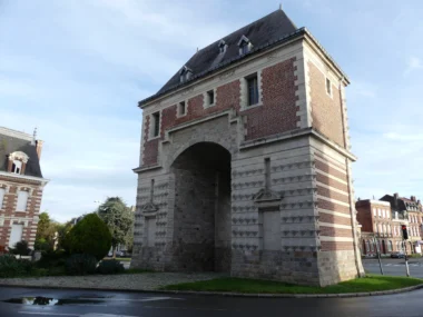 Batisse Grande entrée de maison avec une décoration unique