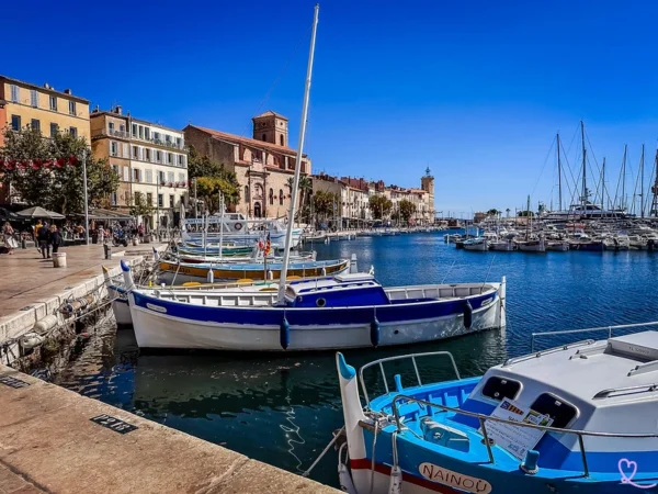 bateau, gîte en bord de mer