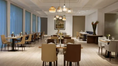 Restaurant sophistiqué ( BaB ) au cœur du Casablanca Marriott Hotel, offrant une ambiance élégante et une cuisine raffinée.